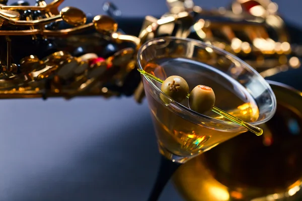 Martini and saxophone — Stock Photo, Image