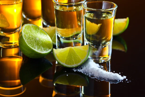 Tequila and lime — Stock Photo, Image