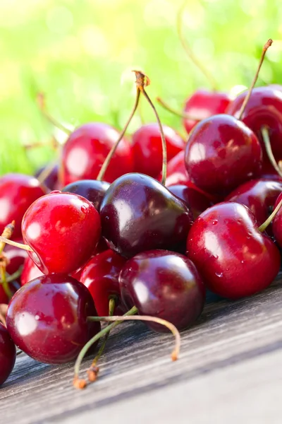 Juicy ripe cherries — Stock Photo, Image