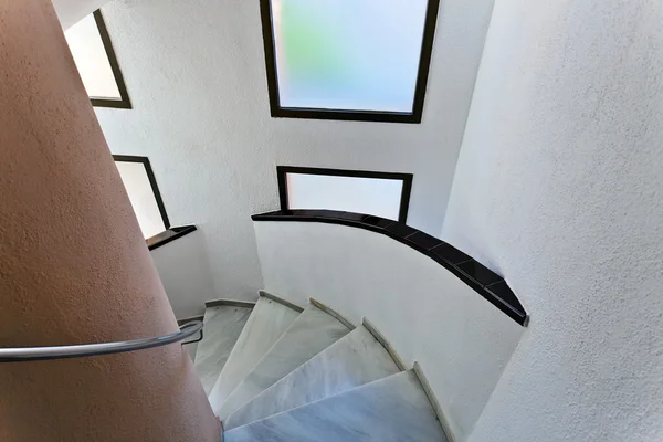 Escada de mão no edifício moderno — Fotografia de Stock