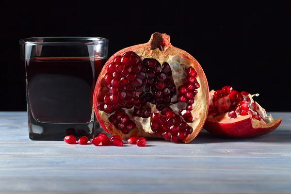 Romã e suco — Fotografia de Stock