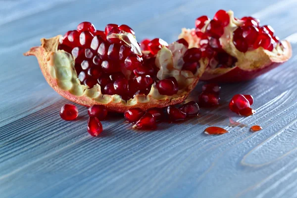 Reifer Granatapfel — Stockfoto