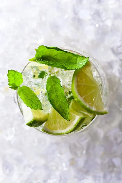 Lima y menta con hielo — Foto de Stock