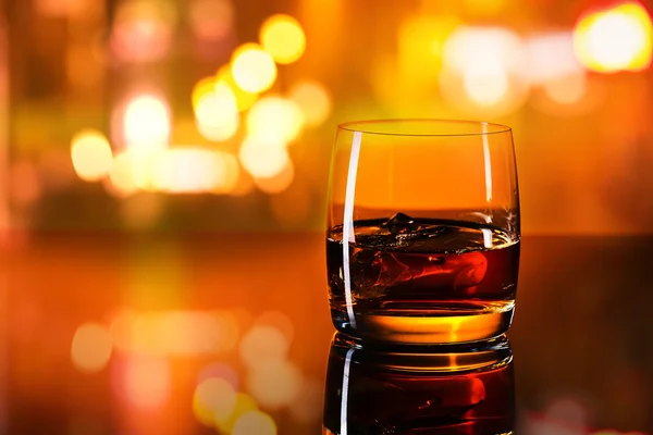 Whisky met ijs — Stockfoto