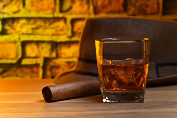 Whiskey and cigar — Stock Photo, Image