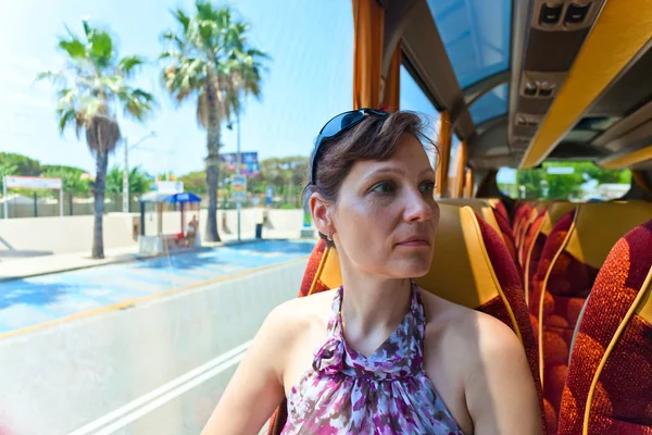 Жінка в автобусі — стокове фото