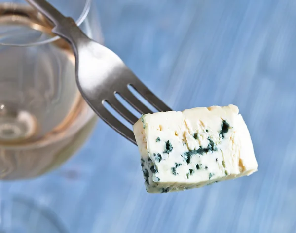 Cheese and sweet wine — Stock Photo, Image