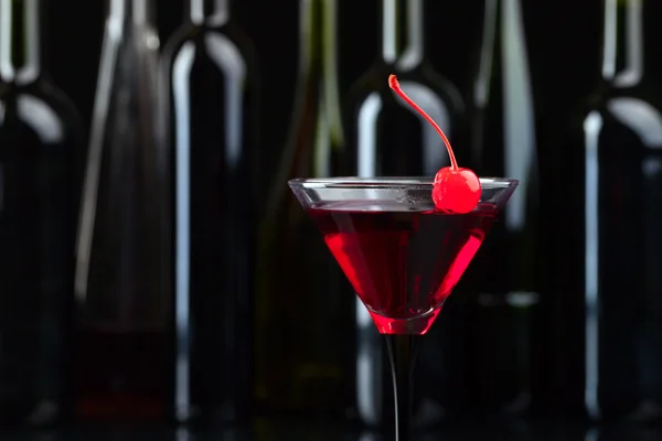 Cocktail met kers — Stockfoto