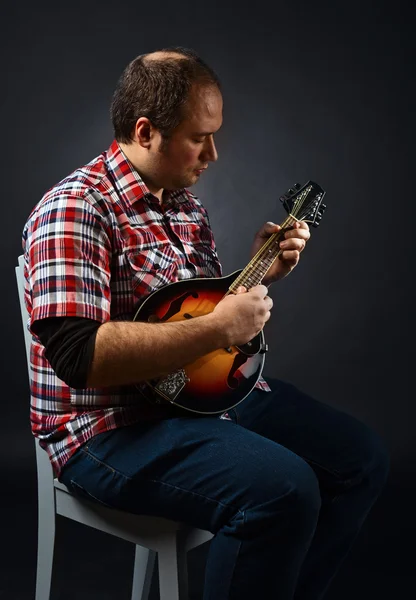 Porträtt av musiker med mandolin — Stockfoto