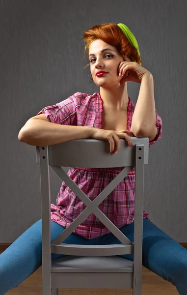 Retrato de mujer hermosa joven — Foto de Stock