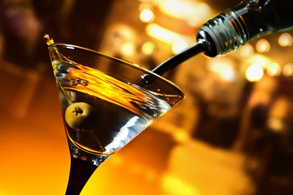 Martini with green olive — Stock Photo, Image