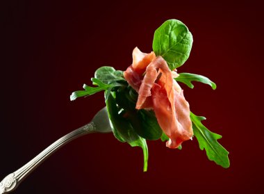Jamon ıspanak ve roka ile 