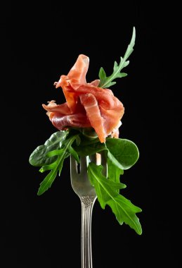 Jamon ıspanak ve roka ile 
