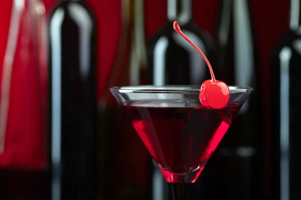 Cocktail med körsbär — Stockfoto