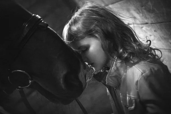 Das Kind und das Pferd — Stockfoto