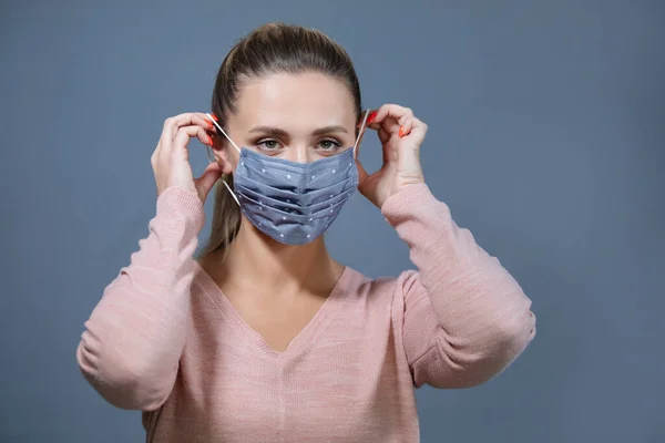 Mujer Con Máscara Médica Coronavirus Covid 2019 Ncov Síntomas Gripe — Foto de Stock