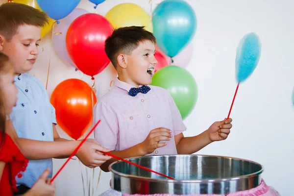 Distribution Cotton Candy Holiday Children Adolescents — Stock Photo, Image