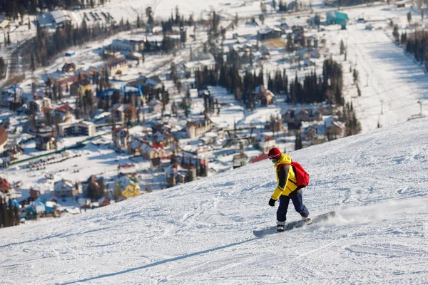 Atleta Snowboard Ladera Una Montaña Nieve Complejo Natural Material Esquí —  Fotos de Stock
