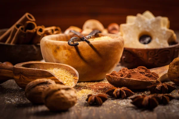 Kryddor och bakning ingredienser — Stockfoto