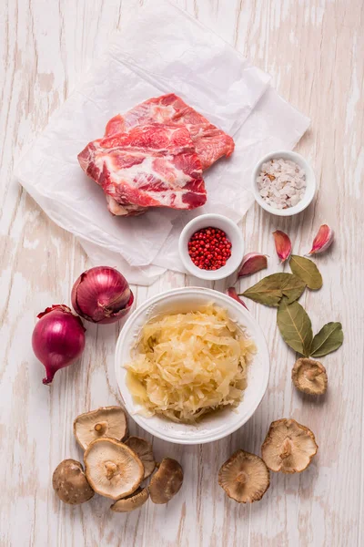 Ingrediënten Voor Hartige Zure Koolsoep Zuurkool Soep Met Vlees Knoflook — Stockfoto
