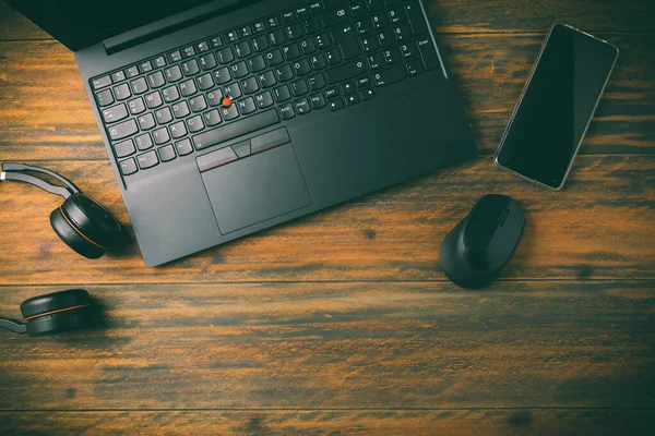 Working Place Office Desk Laptop Headset Smartphone Computer Mouse Wooden — Stock Photo, Image