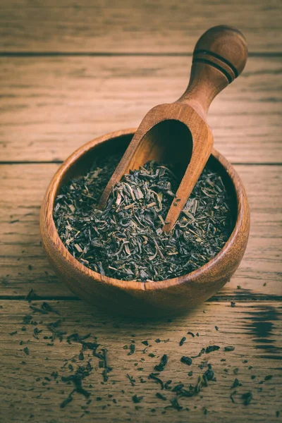 Dried Black Tea Leaves Bowl Wooden Background — Stock Photo, Image