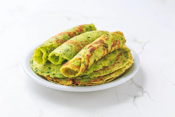 Deliciosas Panquecas Caseiras Ramson Crepes Fundo Branco — Fotografia de Stock