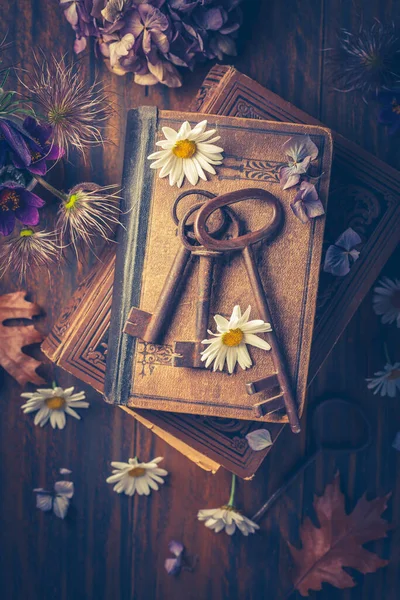 Key Knowledge Concept Old Keys Vintage Book Flowers Wooden Background — Stock Photo, Image