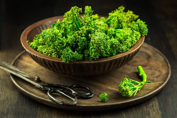 Organic Broccolini Bimi Bowl Wooden Background — Φωτογραφία Αρχείου