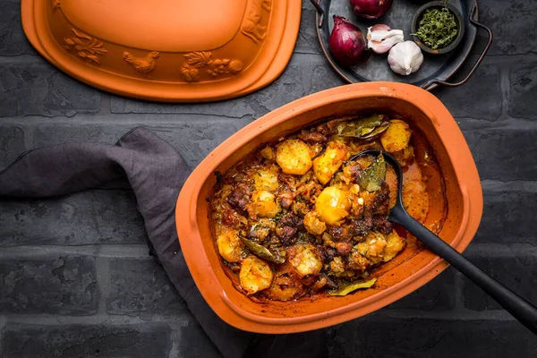 Goulash Caseiro Com Batatas Chucrute Guisado Carne Legumes Cozido Panela — Fotografia de Stock