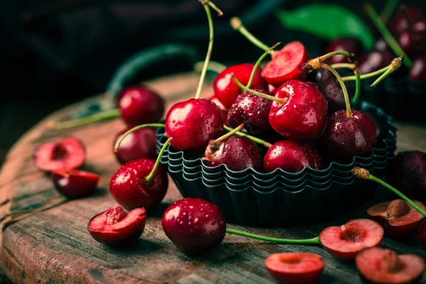 Organic Cherries Bowl Baking Pan Kitchen Table — Stock Photo, Image