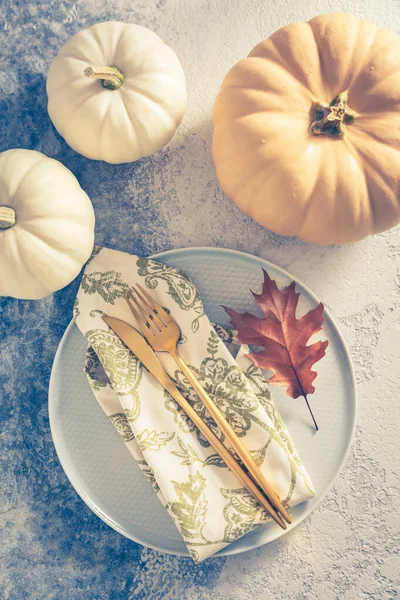 Ort Für Erntedank Vintage Stil Mit Kürbissen Und Herbstblatt — Stockfoto