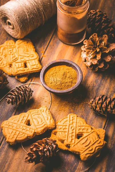 Lebkuchen Gewürzmischung Und Würze Für Gingebread Plätzchen Weihnachten Auf Holzgrund — Stockfoto