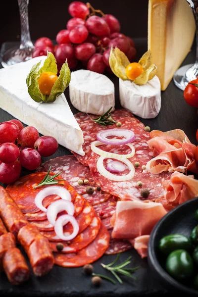 Antipasto dinner platter — Stock Photo, Image