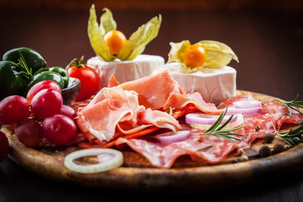 Antipasti talíř večeře — Stock fotografie