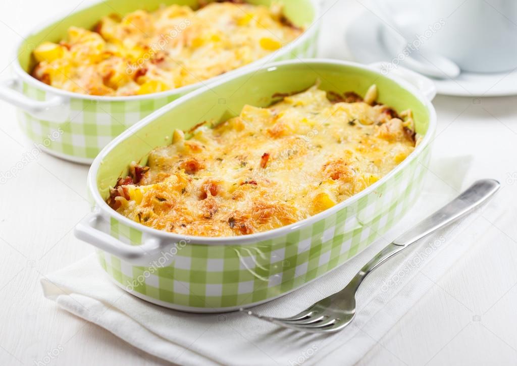 Casserole with pasta and cheese