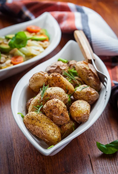 Trouba, pečené brambory — Stock fotografie