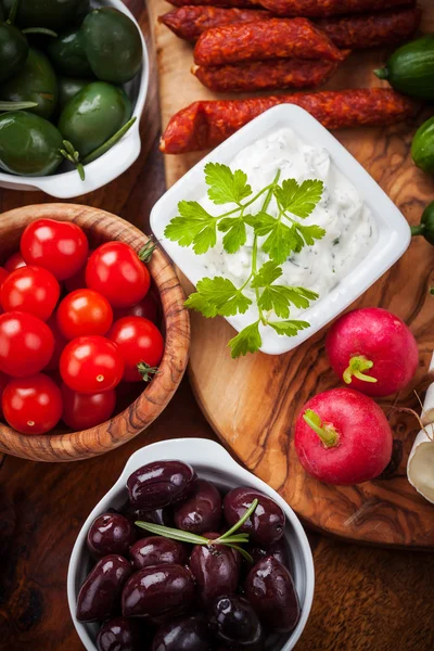 Lanche cru com antipasti — Fotografia de Stock