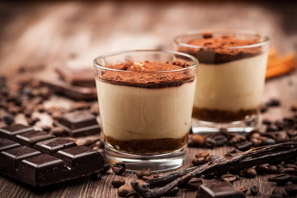 Heerlijke tiramisu dessert — Stockfoto