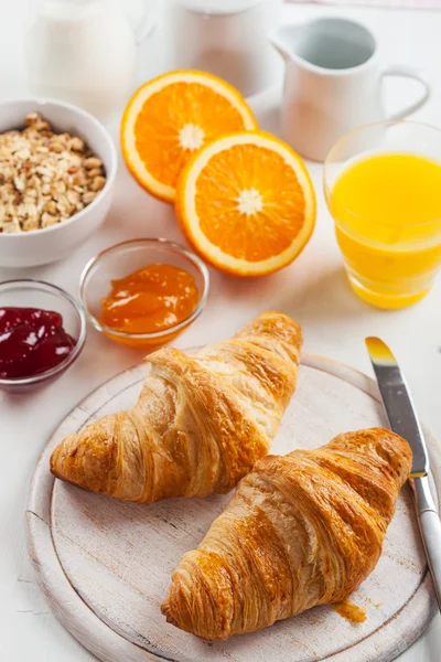 Breakfast with delicious French croissants — Stock Photo, Image