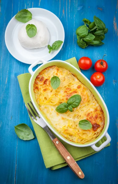 Casserole with pasta and mozzarella cheese — Stock Photo, Image
