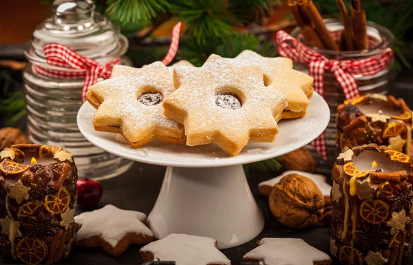 Домашнее печенье на Рождество — стоковое фото