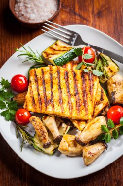 Halloumi grilled cheese 