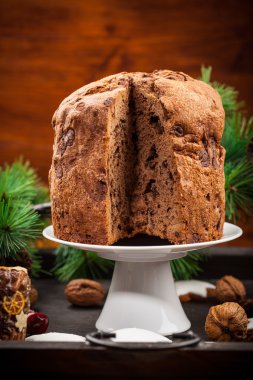 Noel için çikolata panettone pasta