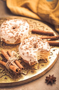 Tarçınlı çörekler, kruvasan ve çöreği birleştiren lezzetli pastalar.