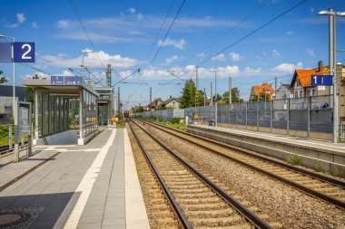 Neckarau, Almanya - 17 Temmuz 2025: Almanya, Avrupa 'daki tren istasyonu