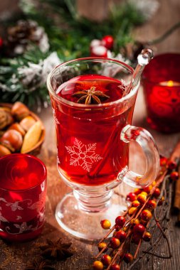 Sıcak şarap yumrukla malzemeler için Noel