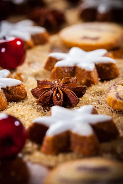 Ev yapımı kurabiye ve çerezleri Noel için — Stok fotoğraf