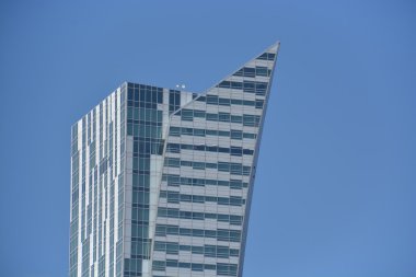 Modern gökdelen görünümü