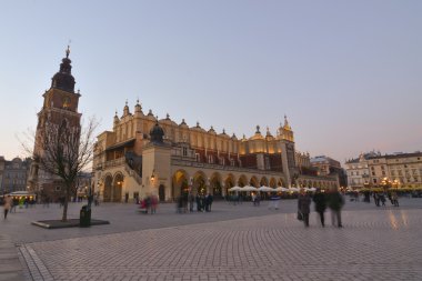 Cracow şehir gece görünümü